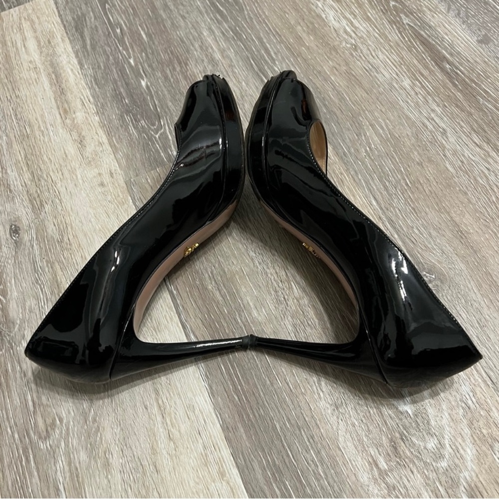 Prada peptoe Patent Leather Pumps are a size 8. - Picture 2 of 8